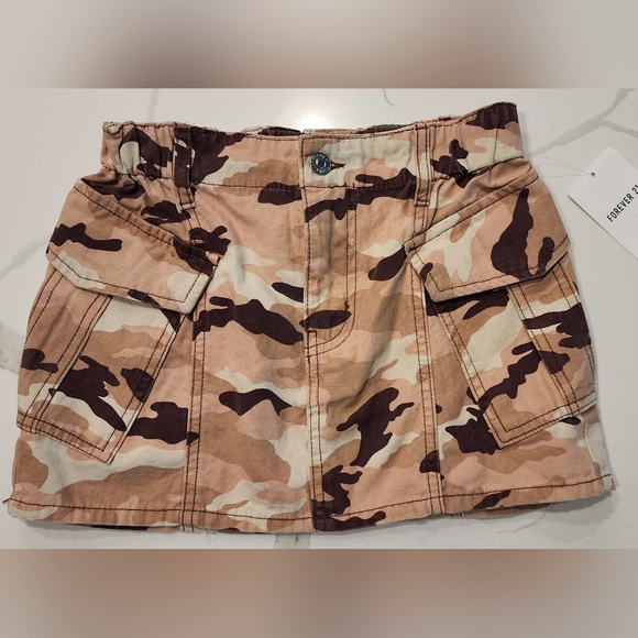 FOREVER 21 Camo Cargo Pockets Skirt Women's XS Tan NWT - Picture 1 of 12